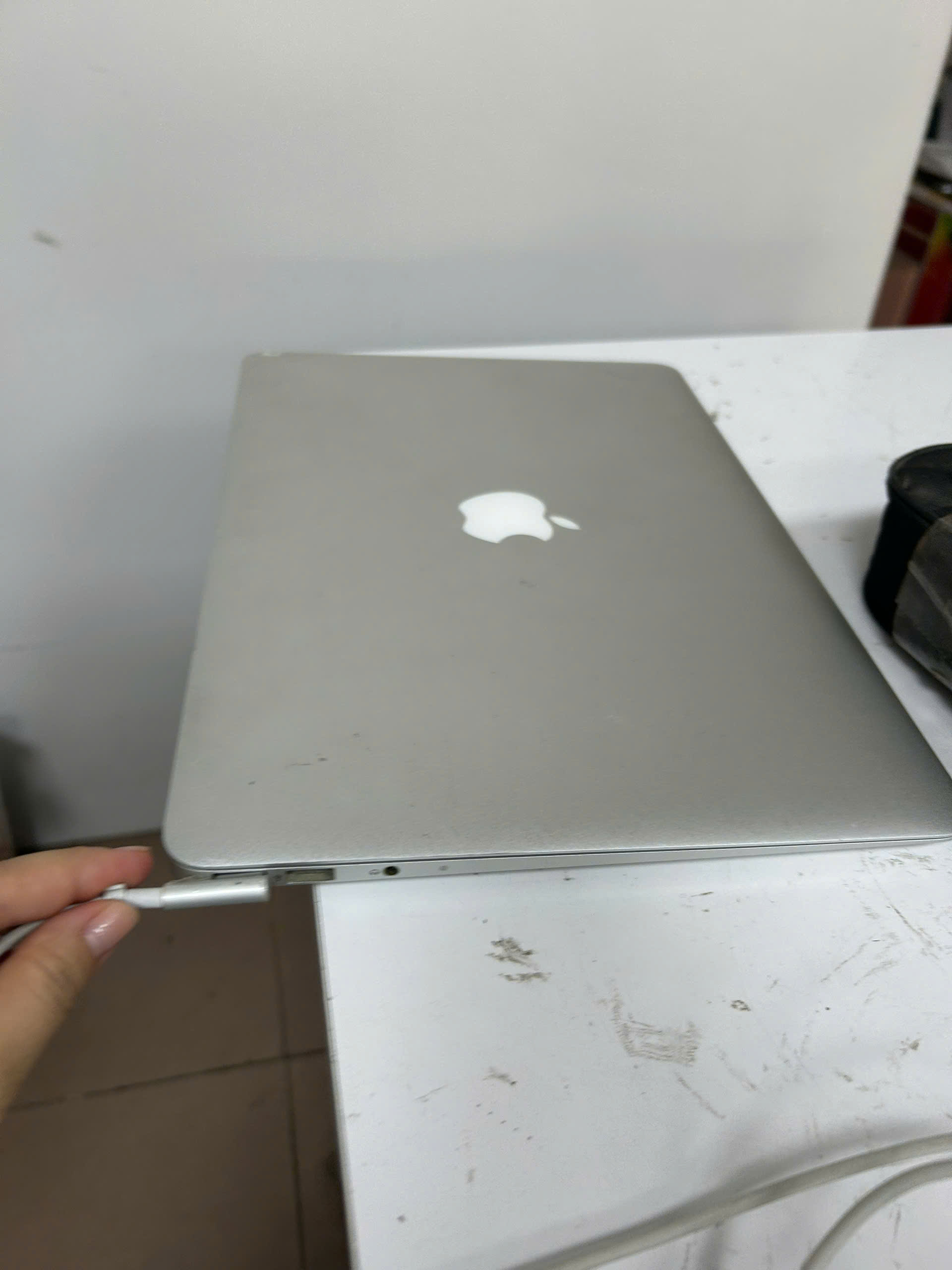MacBook Không Nhận Sạc – Sửa Lấy Ngay Trong Ngày Tại CKV Hải Dương